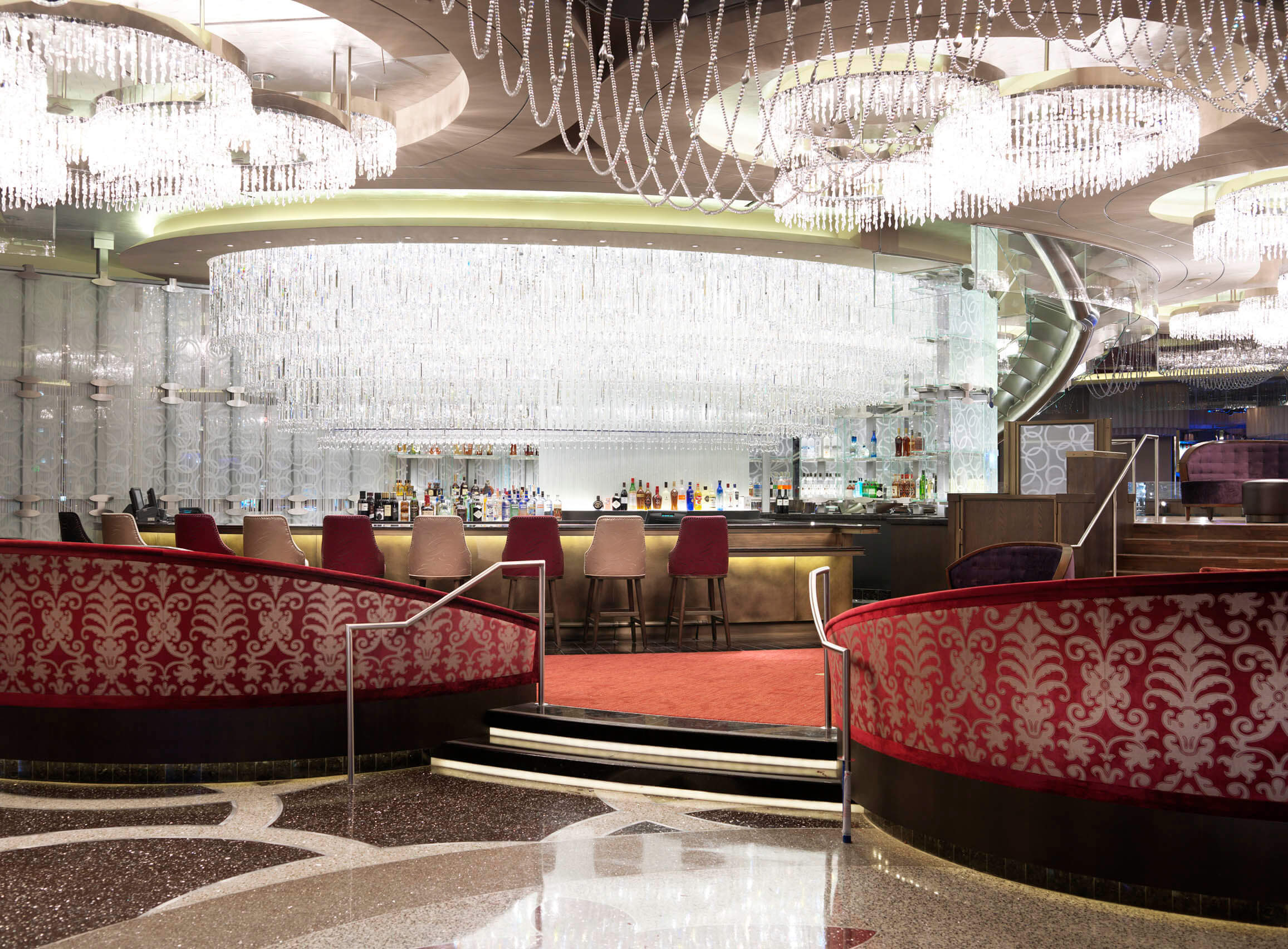Arcon – Cosmopolitan CHANDALIER BAR 1