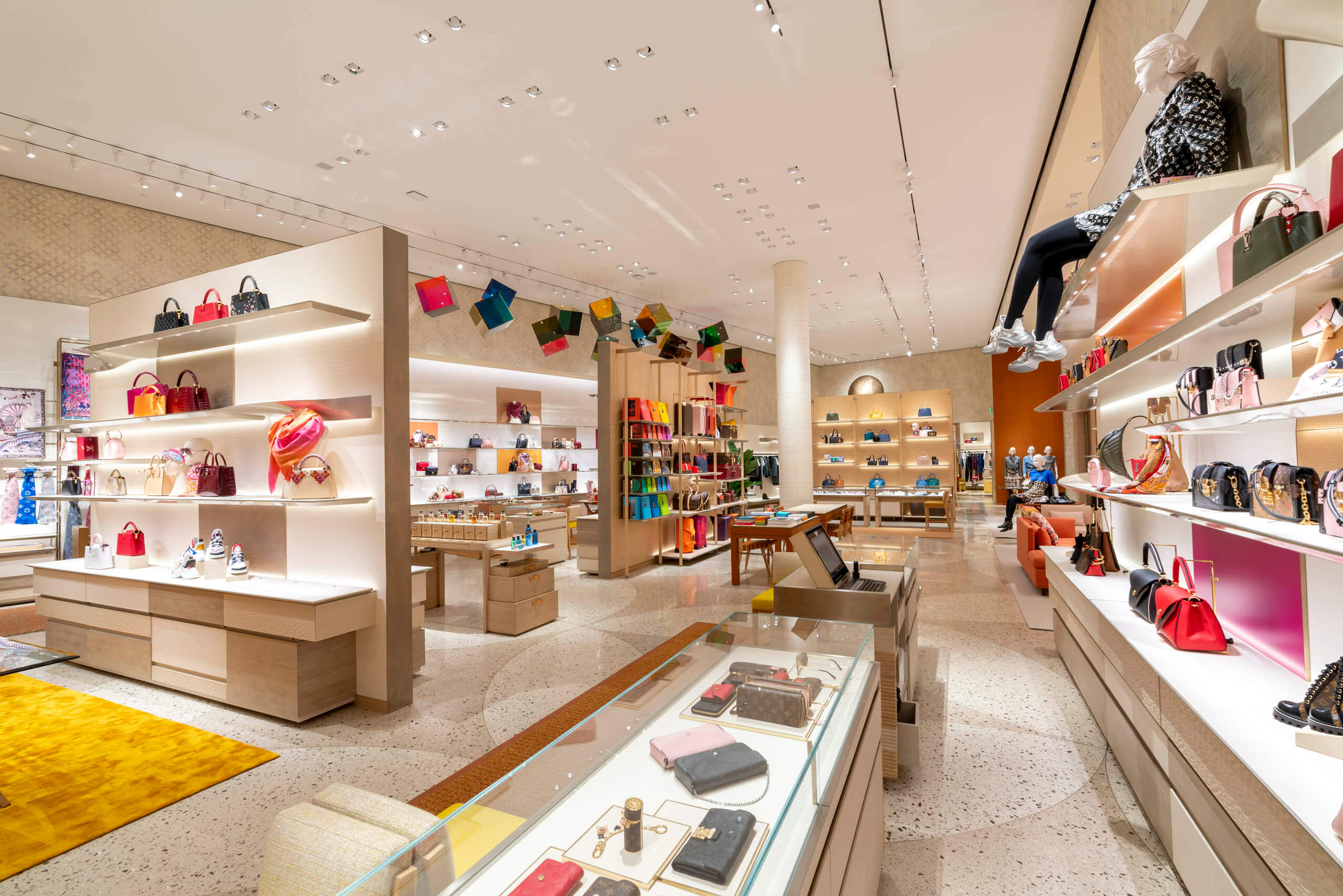 Arcon – Louis Vuitton at Forum Shops 4